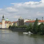 Old Town Apartment Caroli