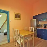 Old Town Apartment Caroli