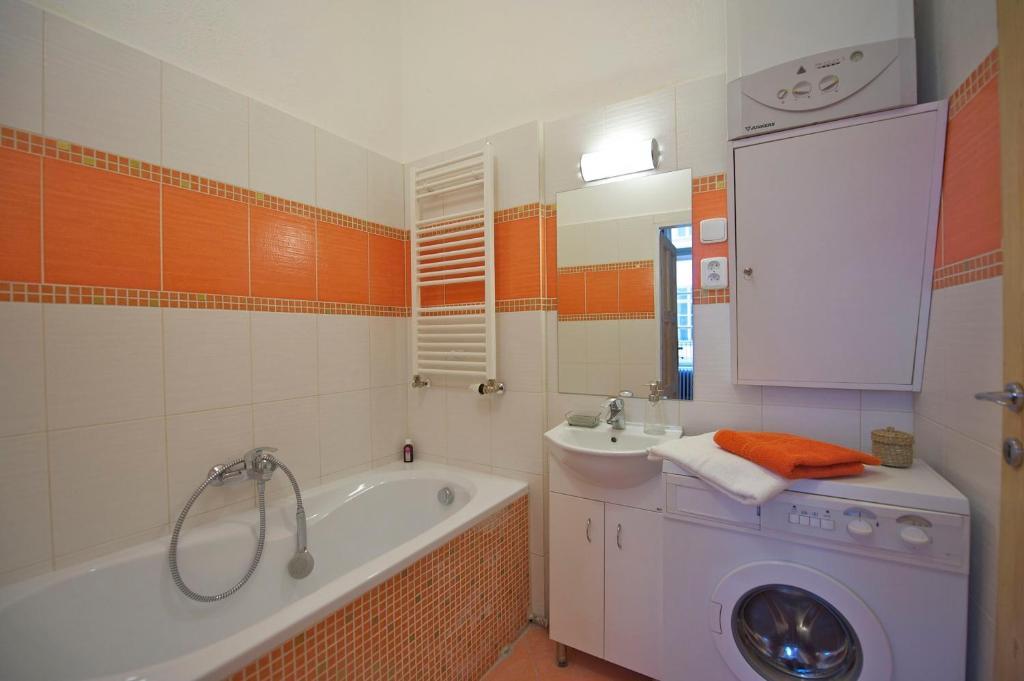 Apartment Old Town Caroli